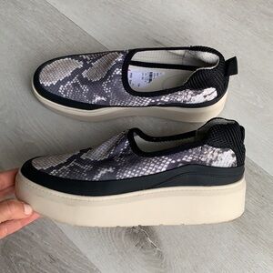 Franco Sarto Snakeskin Platforms Sneakers L-Line Fashion Sneakers shoes 7.5M